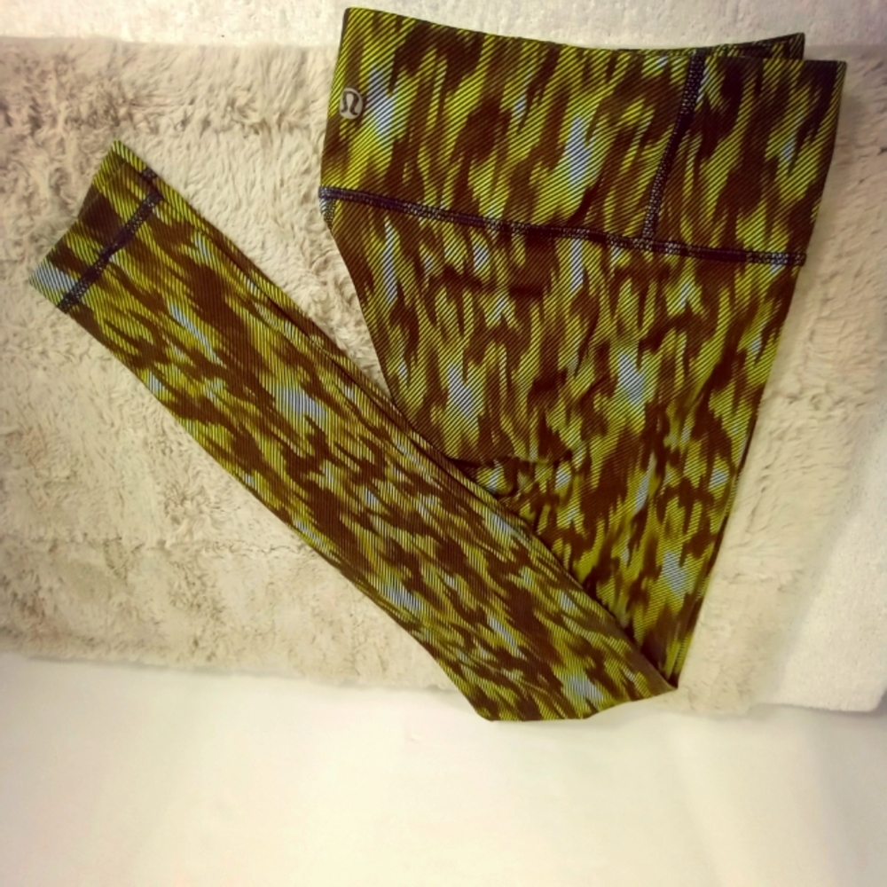 Lululemon Green Slytherin Legging - size 4 - Never worn